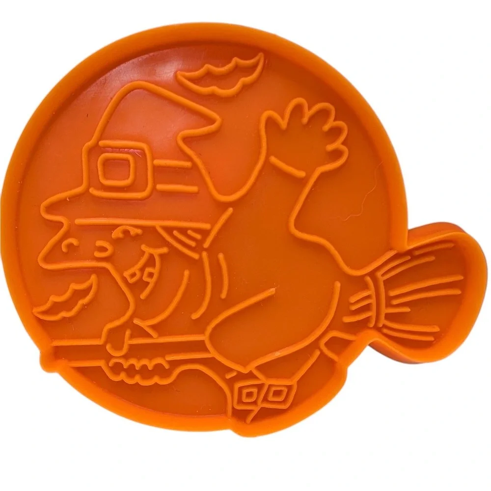 Vintage Witches Cookie Cutters Orange Spooky Play Doh Fun Halloween‎ Set Of Four